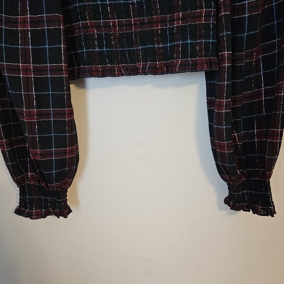 Katie J NYC Top Plaid Off-Shoulder Crop Long Sleeve Red Black Blue Casual Date - Picture 5 of 8